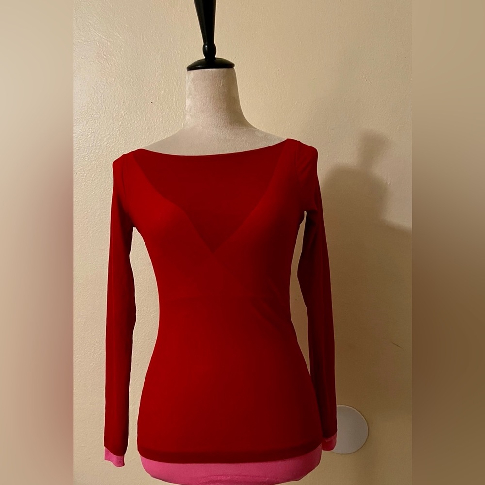 ON GROSSOMER RED AND UNDER BLOUSE PINK COR SIZE SMALL LONG SLEEVES